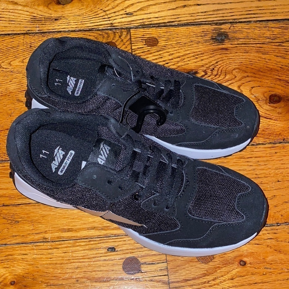 AVIA memory foam size 11 black sneakers never worn